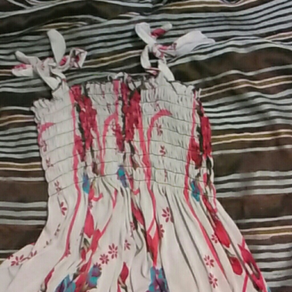 Dress - Picture 2 of 4